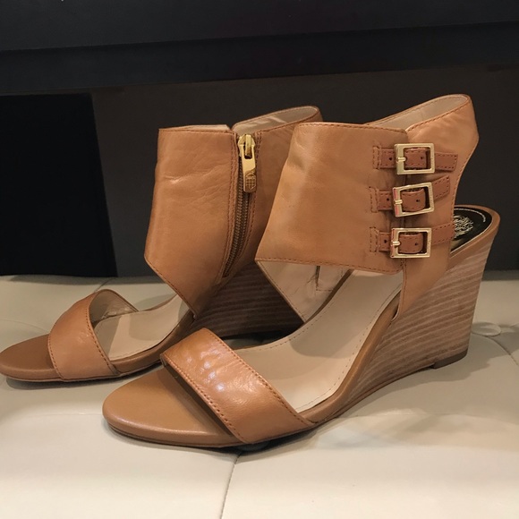 Vince Camuto wedge sandals - Picture 3 of 7